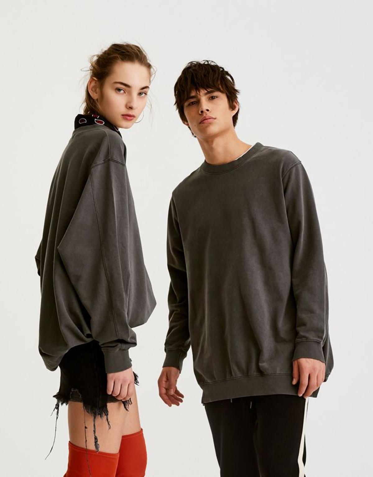 Colección 'unisex' de Pull&amp;Bear: sudadera 'sporty'