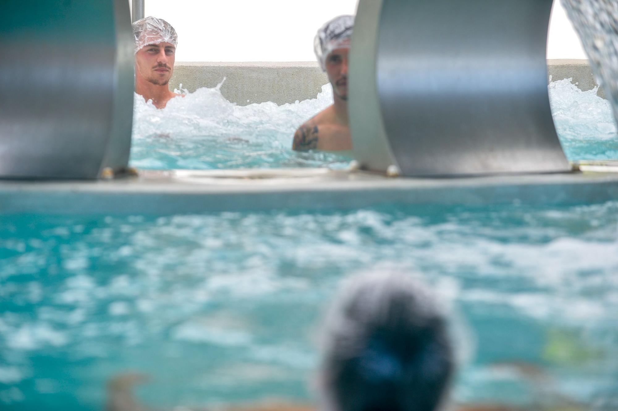 La plantilla de la UD Las Palmas en el Thalasso de Gloria Palace San Agustín