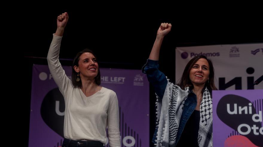 La secretaria política de Podemos y eurodiputada, Irene Montero (i), y la secretaria general de Podemos, Ione Belarra (d).