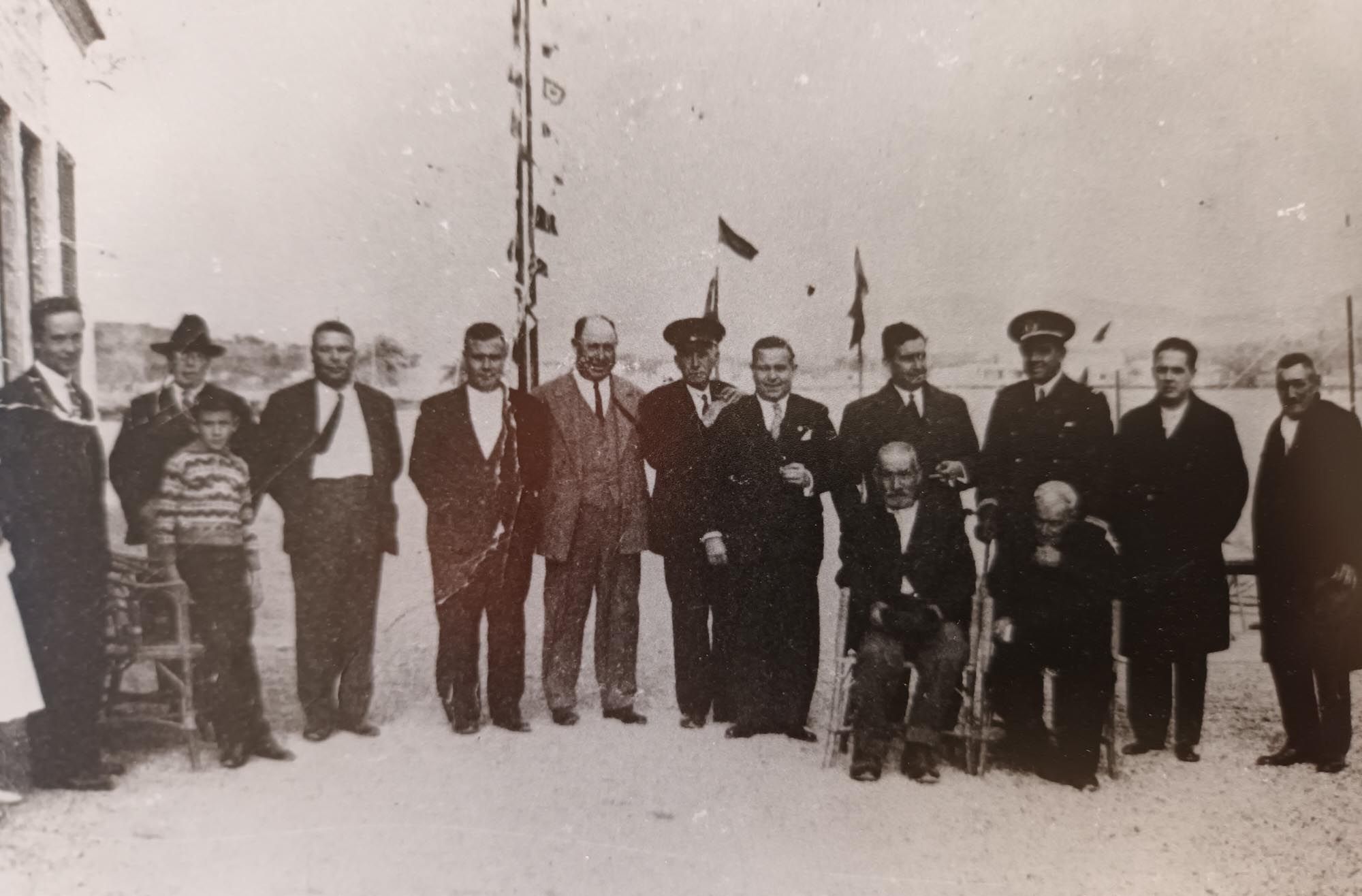 Inauguración y primeros años del Club (1932).