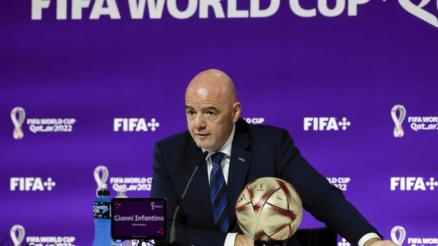 Infantino justifica el veto de la FIFA al brazalete LGTBI: &quot;Hay que respetar la cancha&quot;