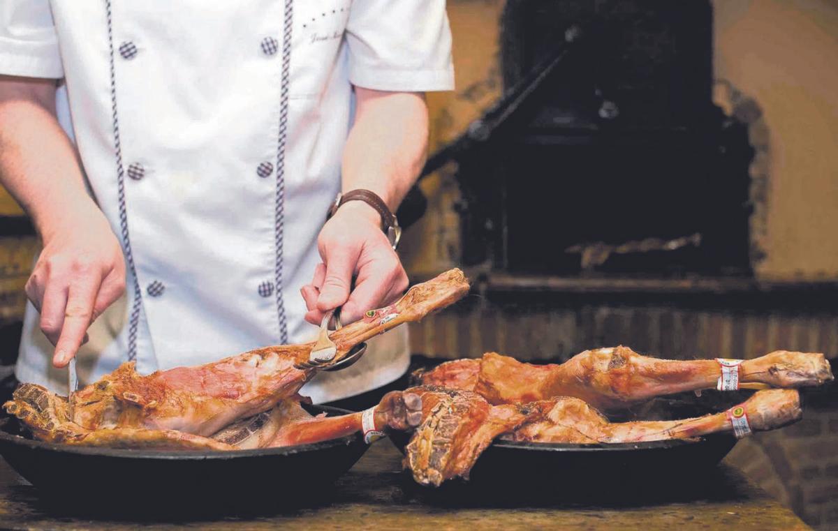 Las recetas de cocina de Antoni Tugores | Cabrit rostit a les herbes