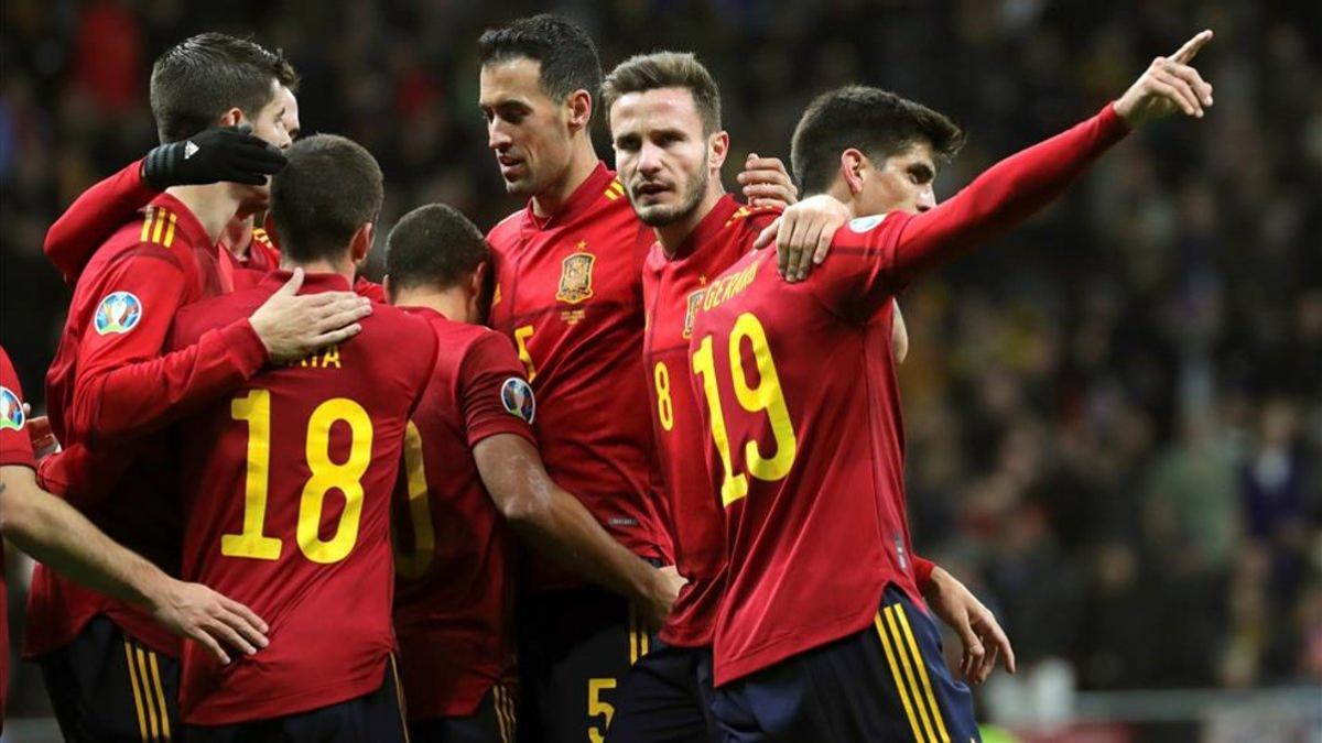 La Roja celebra el segundo gol de Gerard Moreno ante Rumanía