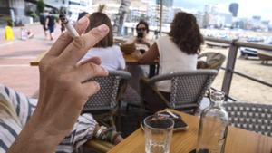 La nova llei antitabac multarà menors que fumin amb fins a 600 €