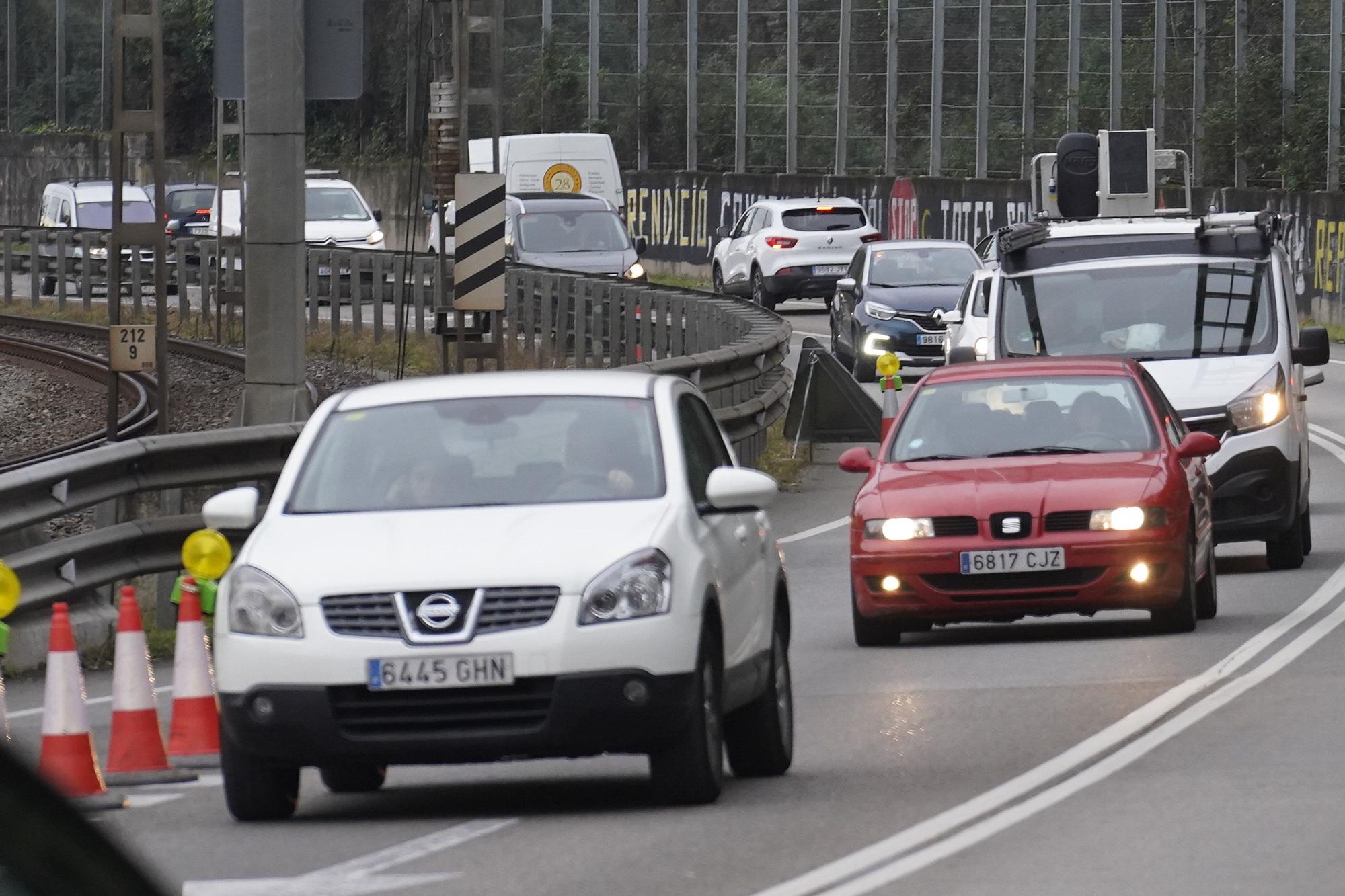 Cues quilomètriques a la C-66 entre Celrà a Sant Julià de Ramis per unes obres a l'N-II