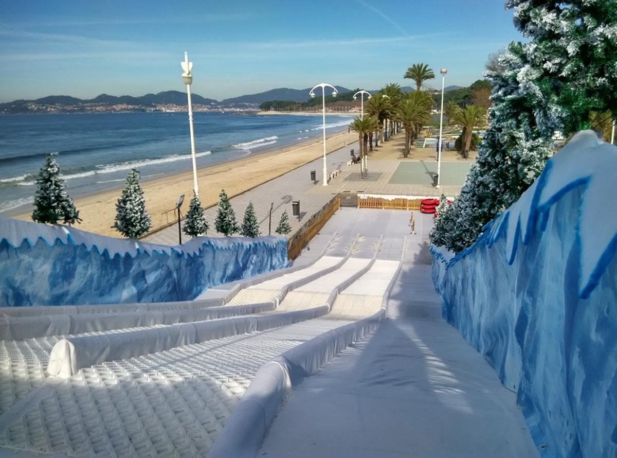 Rampa de hielo sobre trineos que se instaló en Samil hace varios años