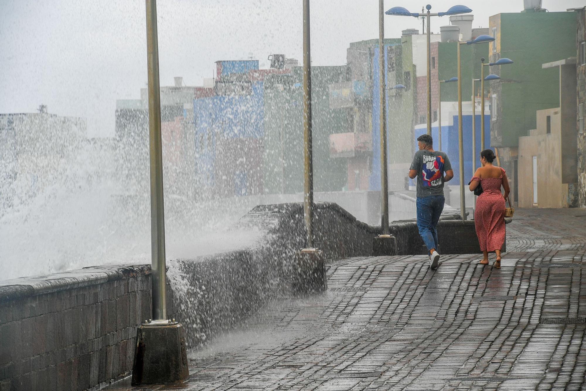 Olas en San Cristóbal, en Las Palmas de Gran Canaria (02/08/2023)