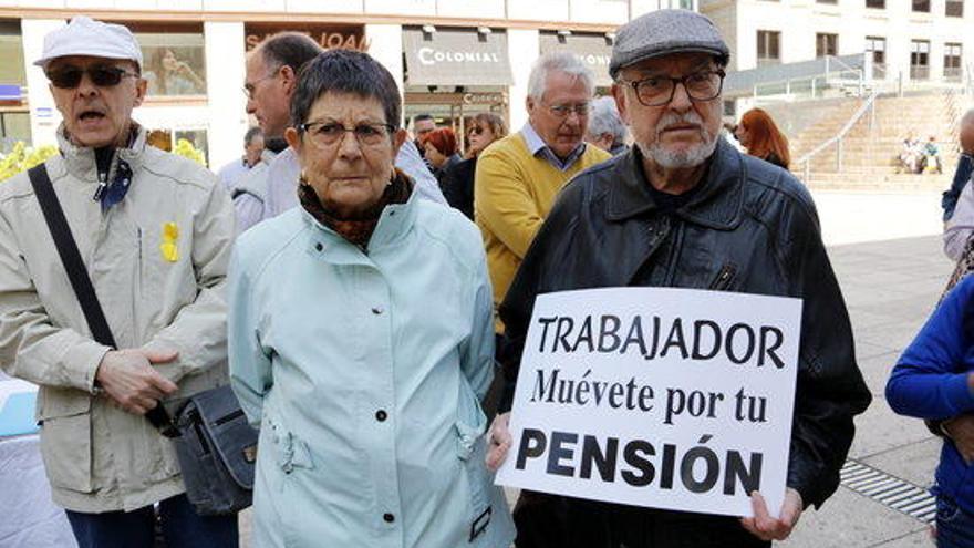 Jubilats mobilitzats per la pensió.