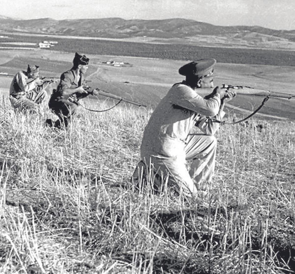 Varias instantáneas del reportaje del miliciano de Espejo, realizado en septiembre de 1936.