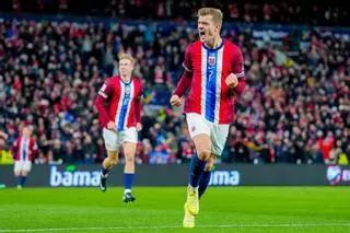 Sørloth eclipsa a Haaland