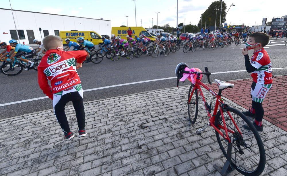 Filippo Ganna vence en la crono del Giro