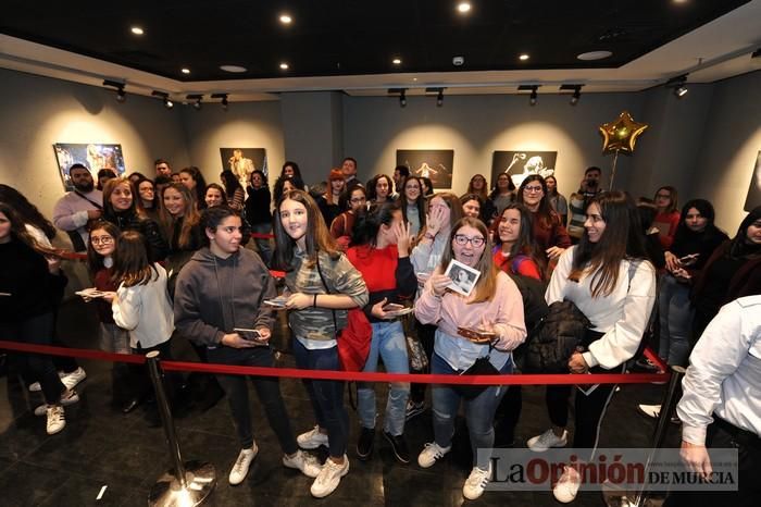 Miriam Rodríguez firma discos en El Corte Inglés