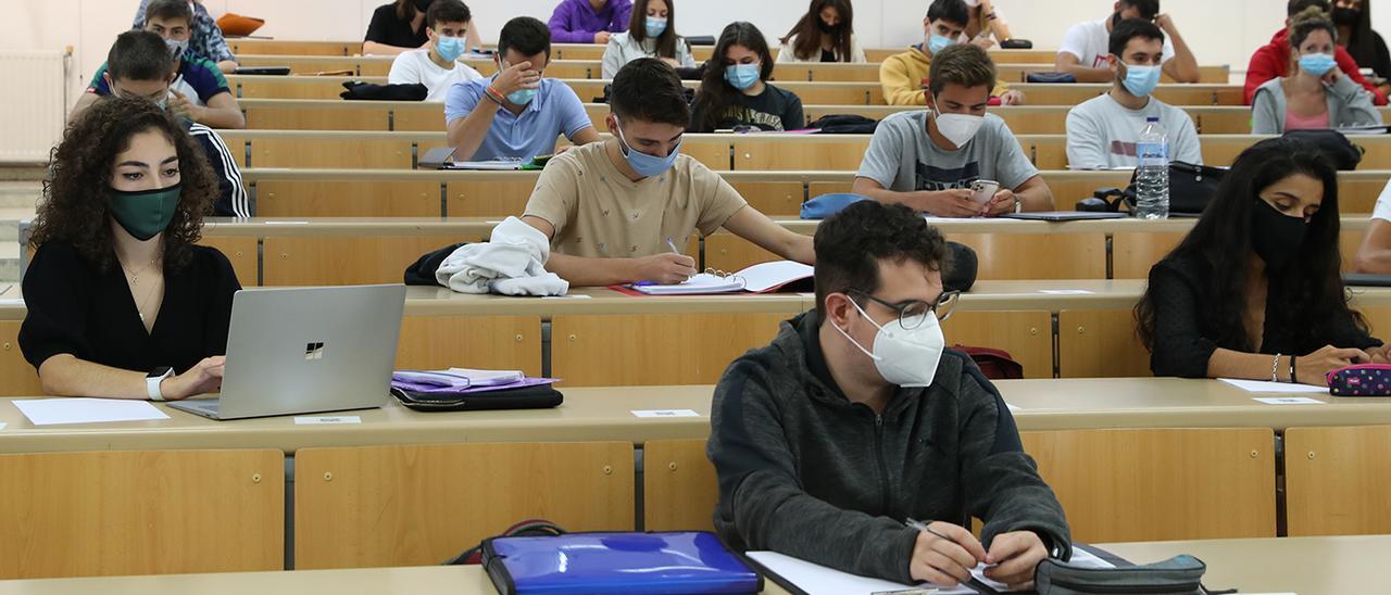 Alumnos de ingeniería industrial de la UVigo durante el pasado curso