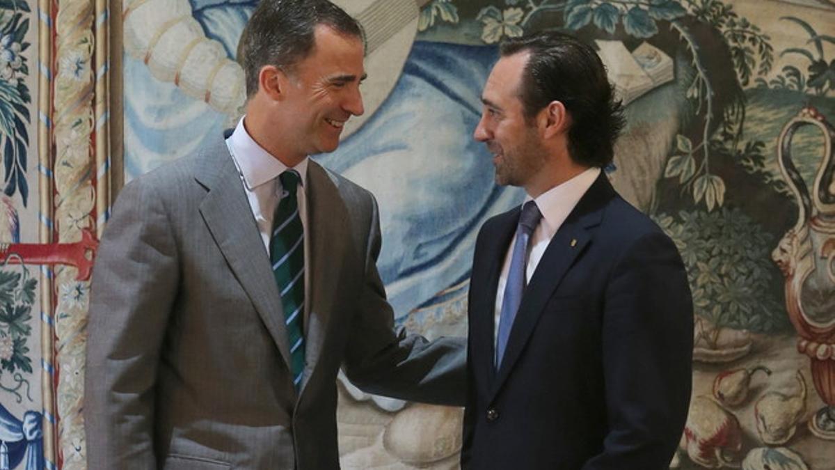 El Rey recibe al presidente de Baleares, José Ramón Bauza, dentro de las primeras audiencias de don Felipe en Palma tras el relevo de la Corona, esta mañana en el Palacio de la Almudaina (Palma de Mallorca).