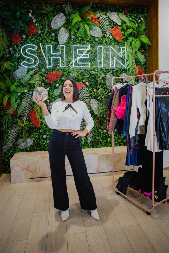 Lorena Castell, con total look de SHEIN en la 'pop-up store', de Madrid