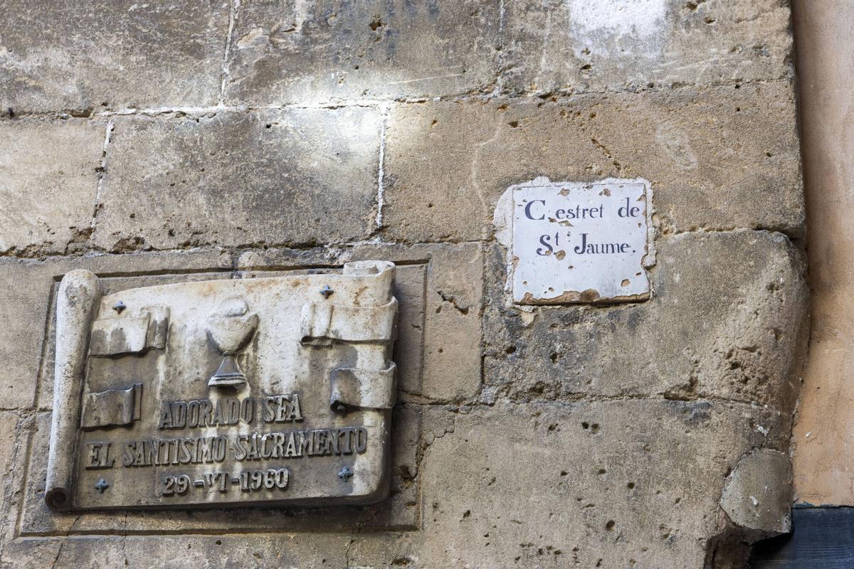 FOTOS | El callejón de menos de un metro de ancho que se esconde en Palma