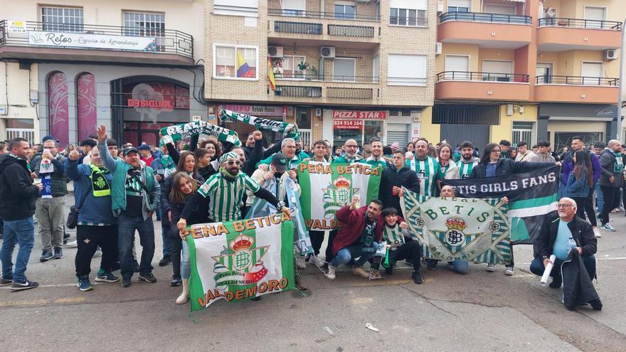 Una marea de verde y blanco en Villanueva de la Serena