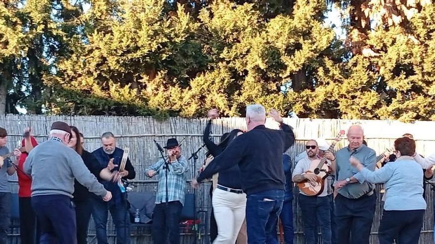 El rey Felipe VI concede un título a la peña huertana La Seda de La Alberca: "10 años después he cumplido un sueño"