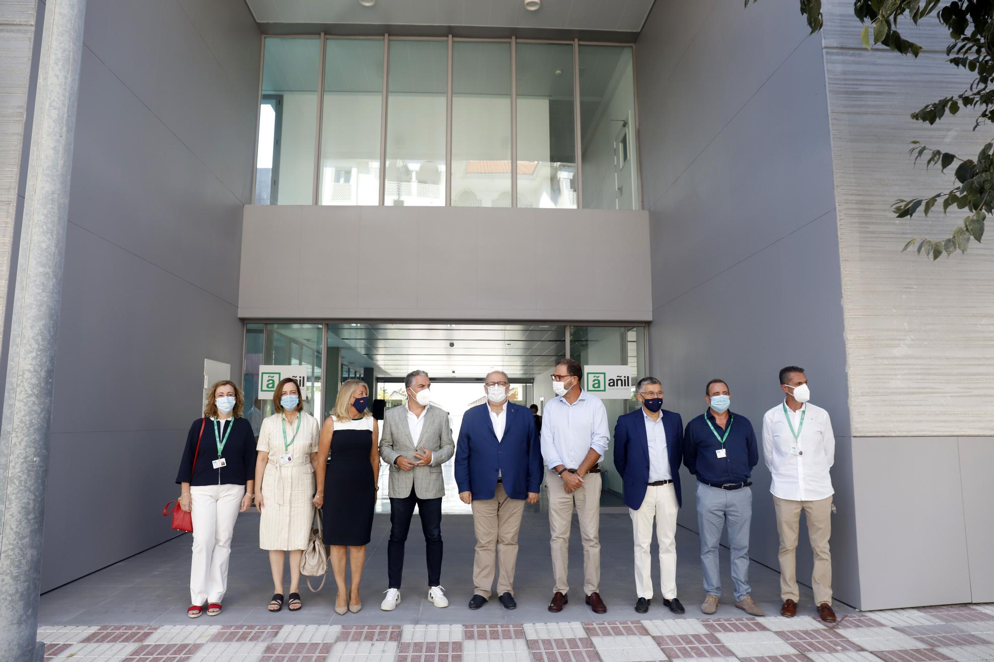 Elías Bendodo visita las obras del centro de salud San Pedro Alcántara