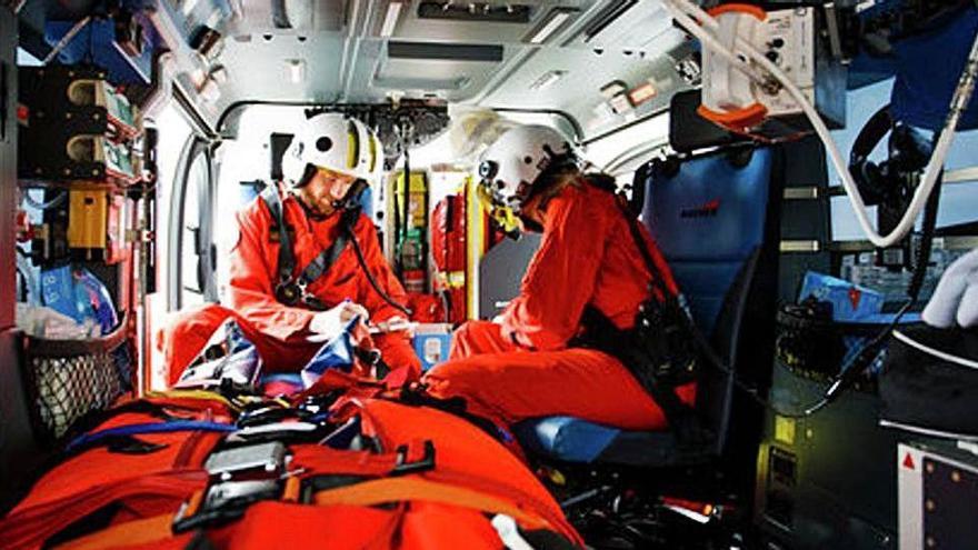 L&#039;interior d&#039;un helicòpter medicalitzat del Servei d&#039;Emergències Mèdiques.