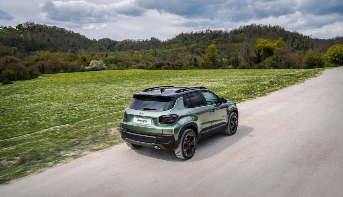La edición de lanzamiento del nuevo Jeep Avenger 85º aniversario se inspira en la historia de la marca