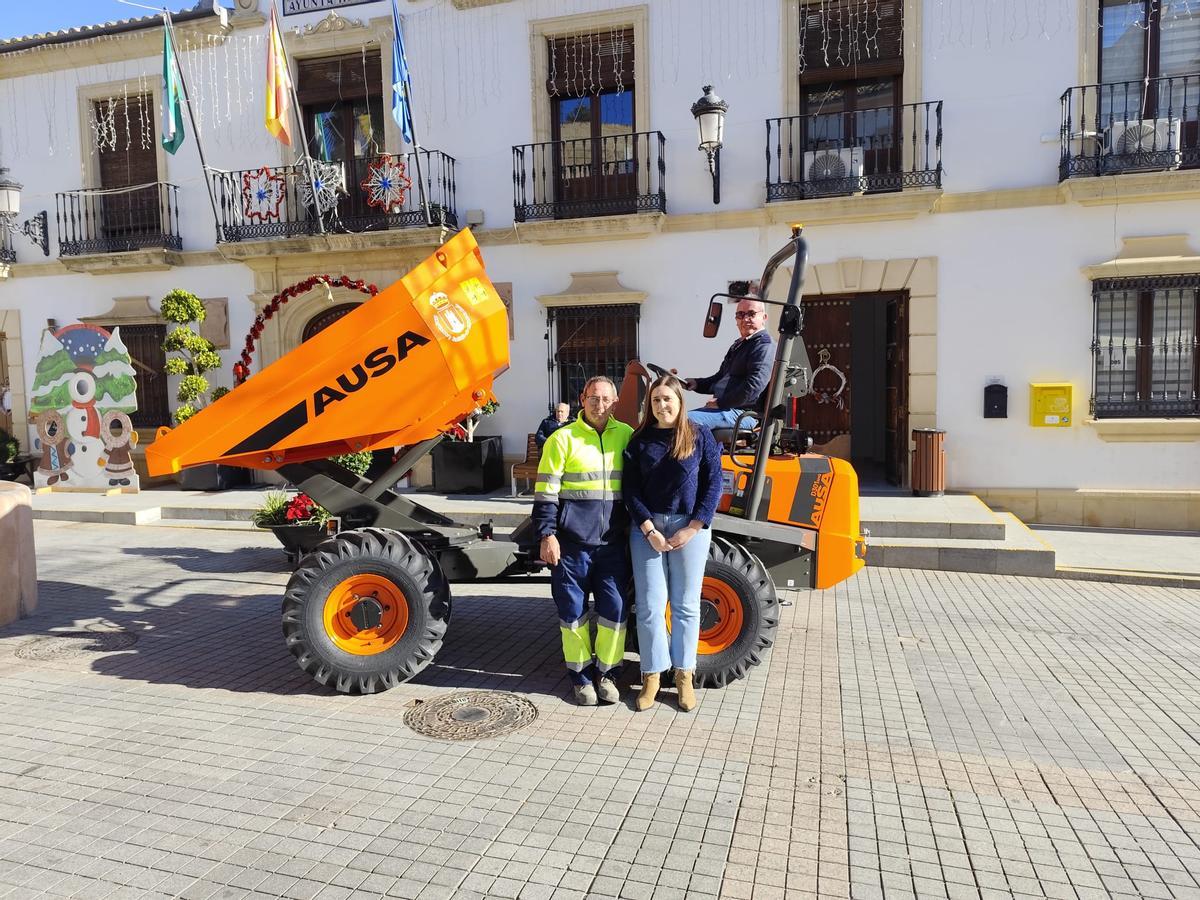 Uno de los vehículos adquiridos por Cañete, el dumper