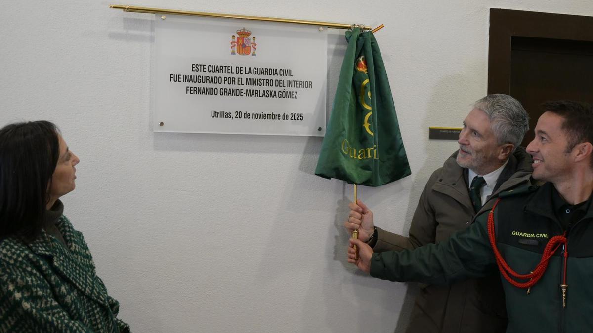 El ministro del Interior, Fernando Grande-Marlaska, en la inauguración del cuartel de la Guardia Civil de Utrillas.