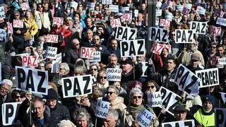 Españoles se manifiestan en más de 150 lugares del territorio para exigir el cese de la guerra con Irán