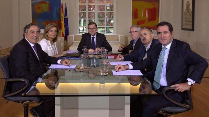 Rajoy pone dos líneas rojas al diálogo social: el déficit y no derogar la reforma laboral