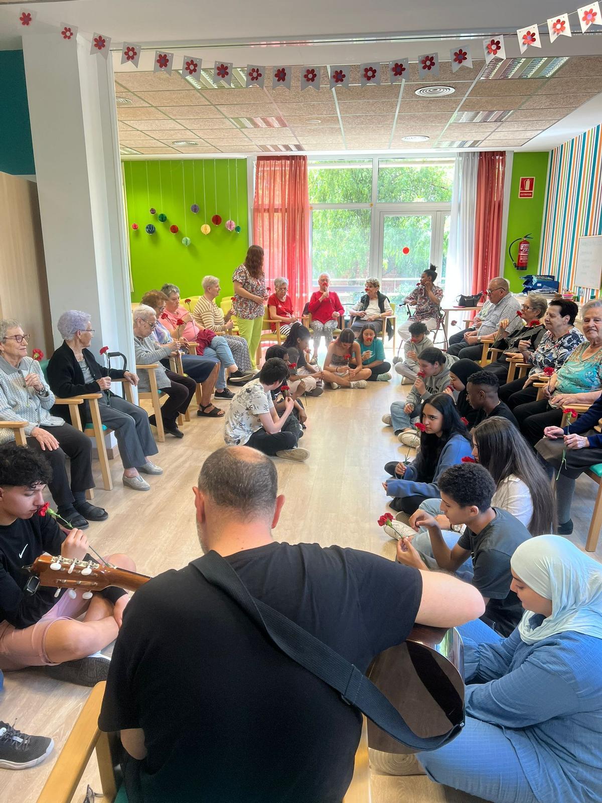 La música i el joc són elements protagonistes de les trobades.