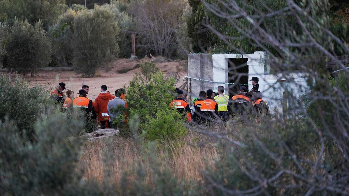 La madre de los niños de Godella creía que iban a resucitar. En la imagen, el equipo de búsqueda de los pequeños.