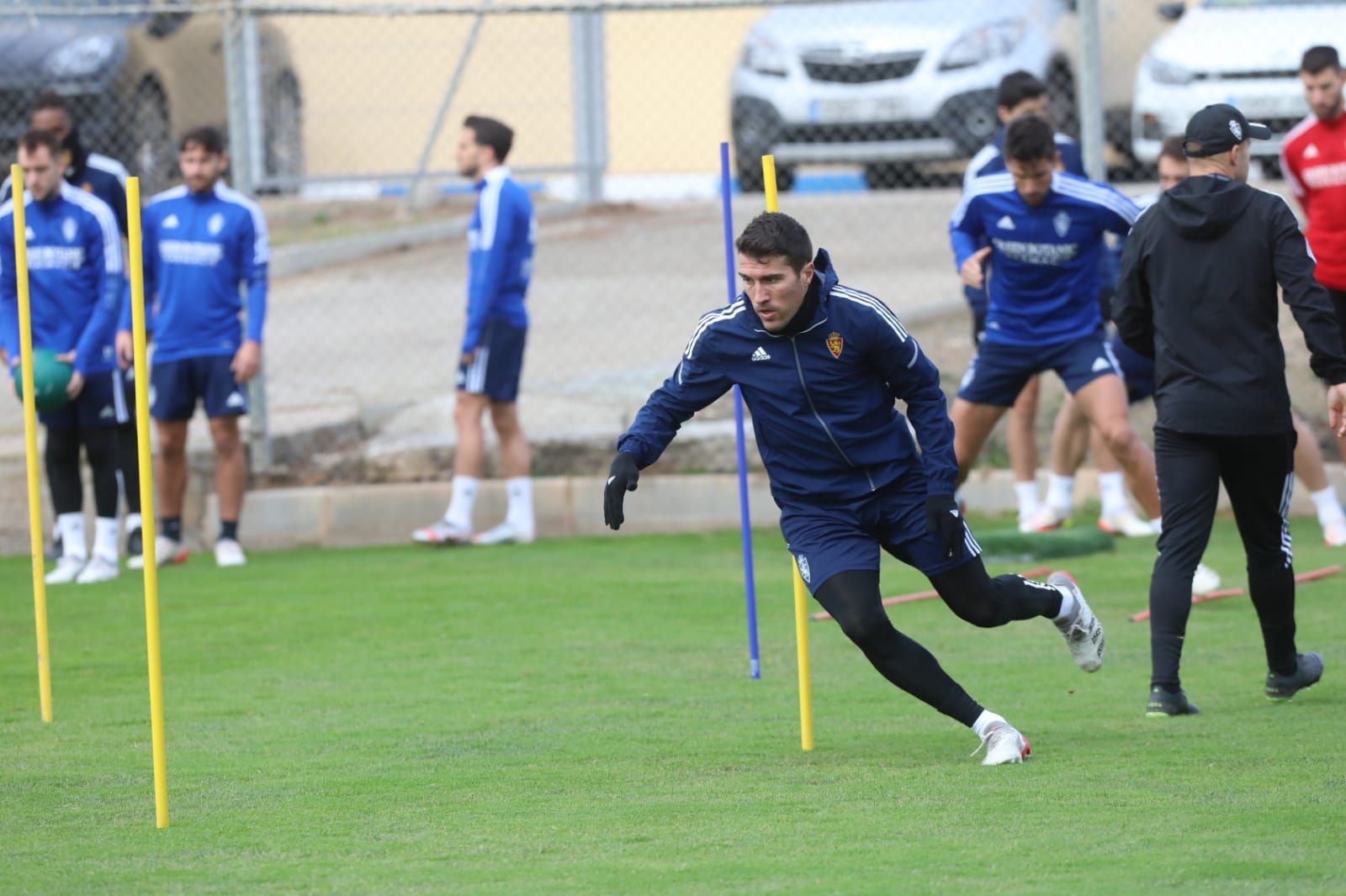 Fotogalería | El Real Zaragoza vuelve a los entrenamientos en grupo tras superar los test con el único positivo de Chavarría