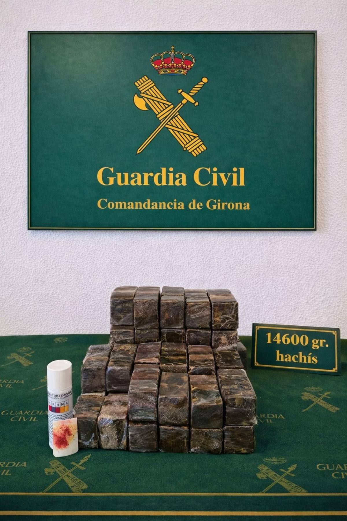 L'haixix intervingut en l'autobús aturat a la Jonquera.