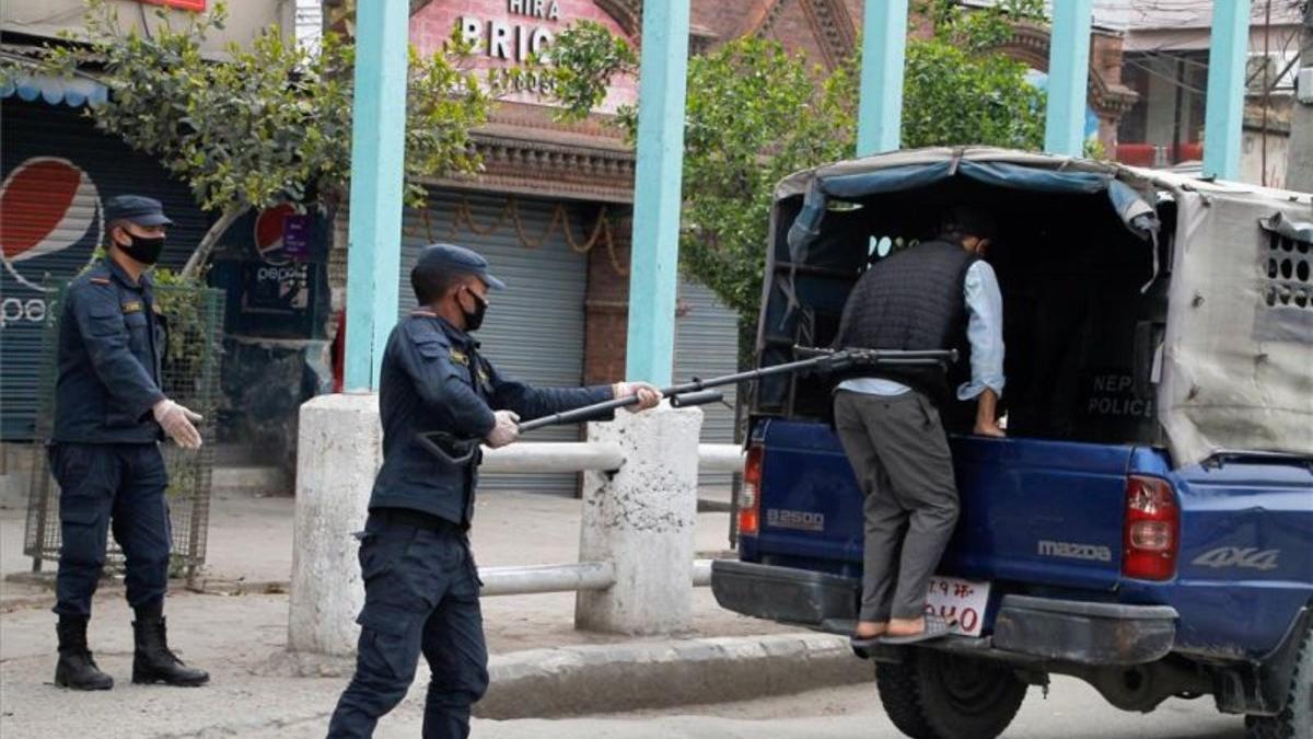 nepal-policia-covid-19