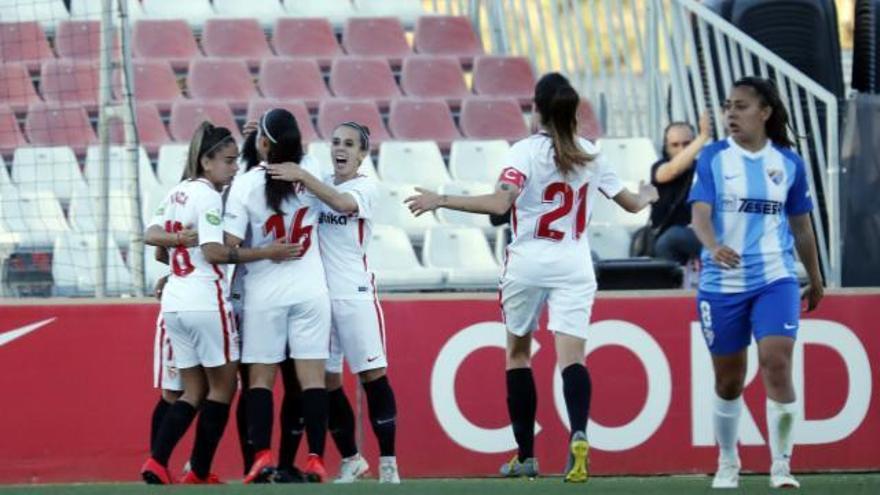 Las sevillistas celebran uno de sus goles