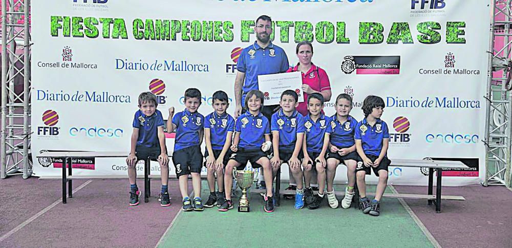 SUBCAMPEÓN FÚTBOL SALA: Fisiomedia Manacor Palma Futsal. Prebenjamín Liga C