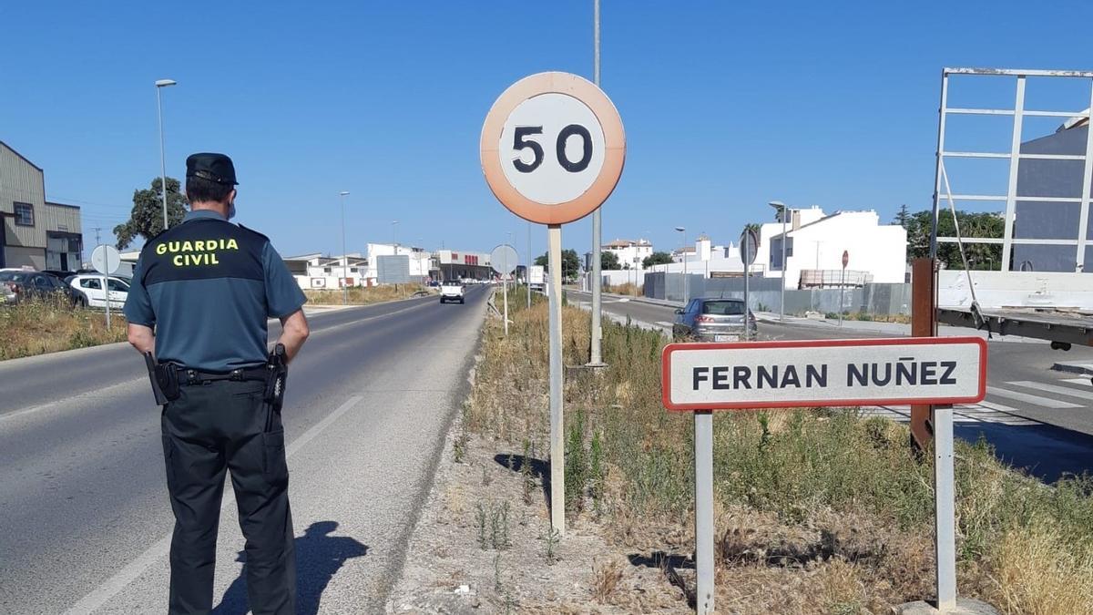 Una patrulla de la Guardia Civil en Fernán Núñez