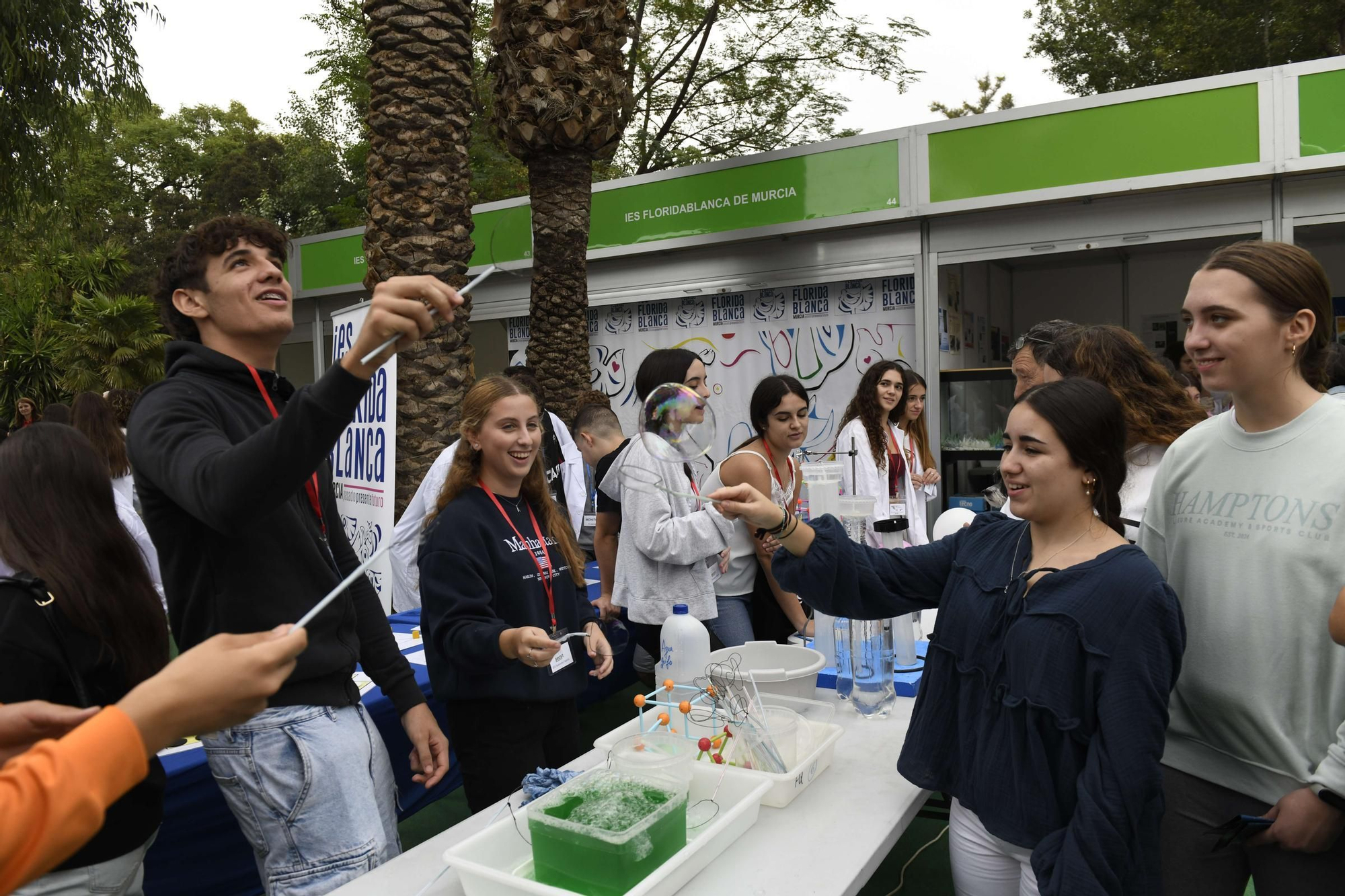 La primera jornada de la Semana de la Ciencia de Murcia, en imágenes