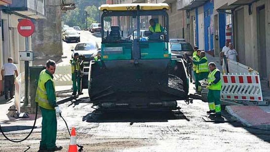 Arteixo licita la renovación del asfalto de 20 calles y carreteras del municipio