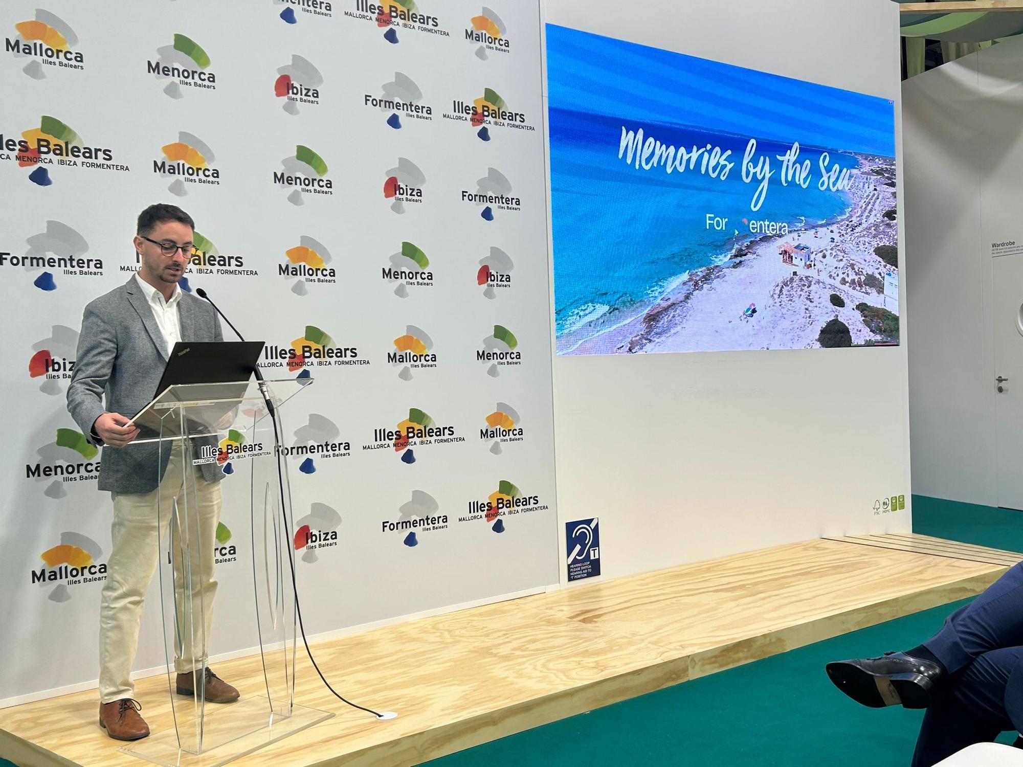 Artal Mayans pronuncia un discurso en la World Travel Market de Londres