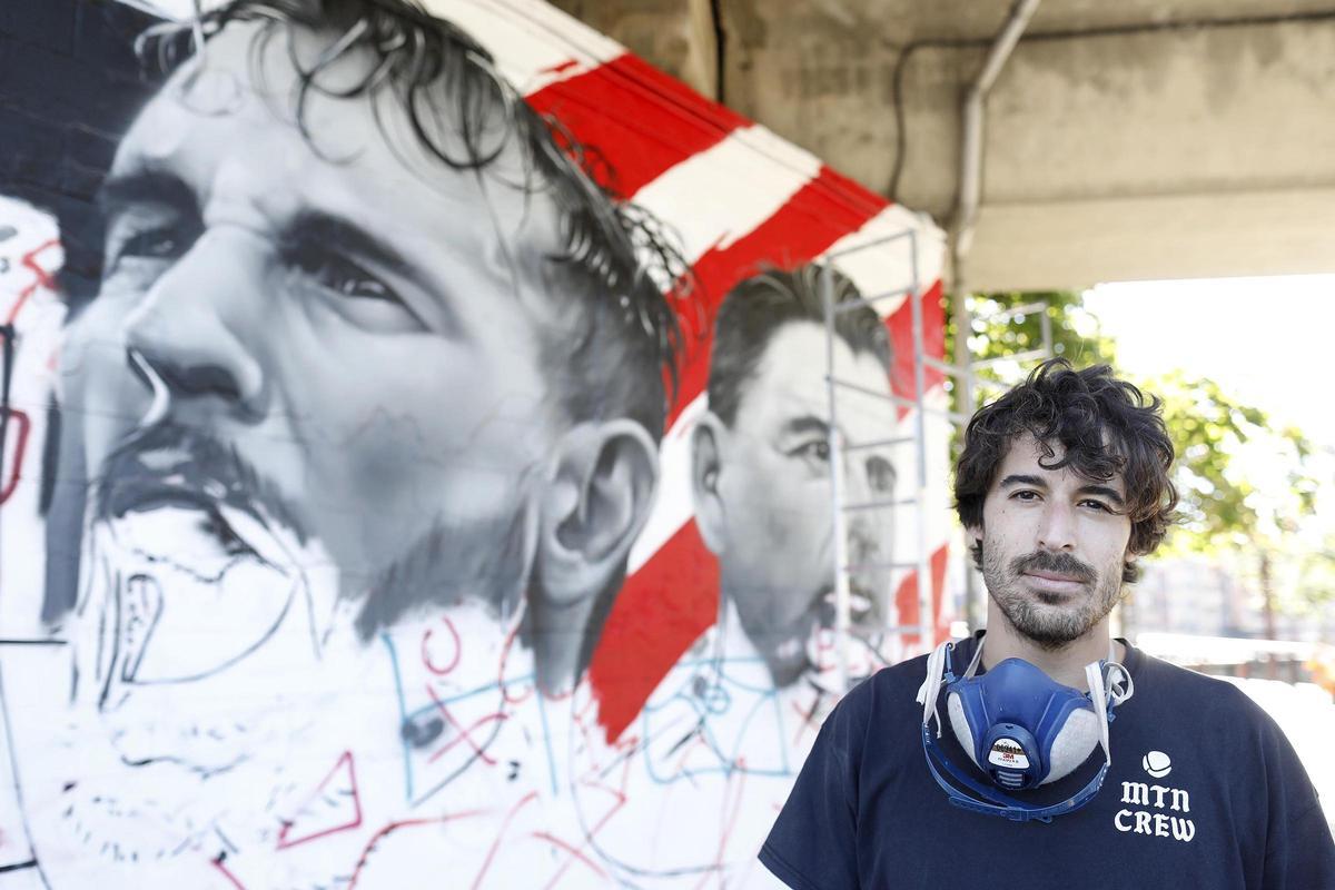 Les imatges del gran mural d'Stuani i Míchel al centre de Girona