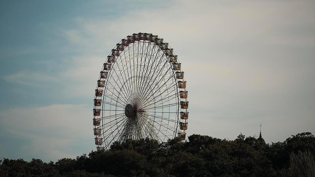 Imagen de la noria que se instala en la Alameda de Santiago