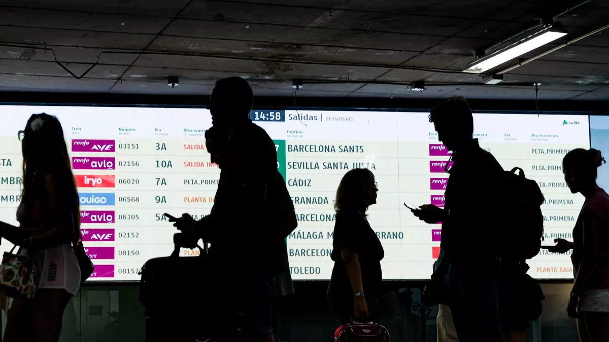 Nueva jornada de incidencias en la alta velocidad: los trenes de Andalucía y Levante sufrieron retrasos en su conexión con Madrid