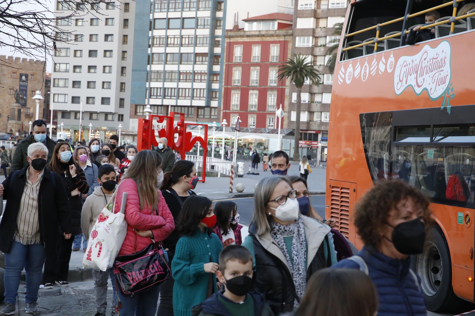 El recorrido del Navibús por los barrios, en imágenes