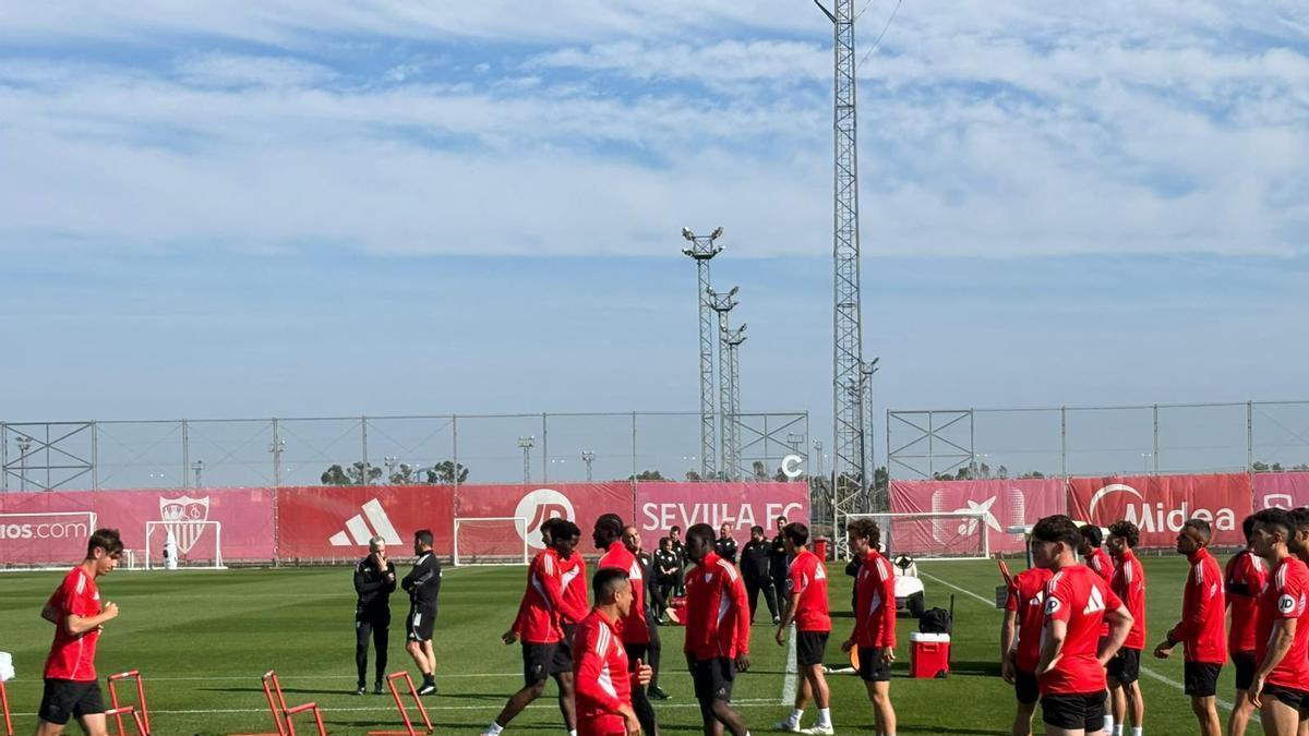 Así ha sido el primer entrenamiento de Luis García Plaza con el Sevilla FC