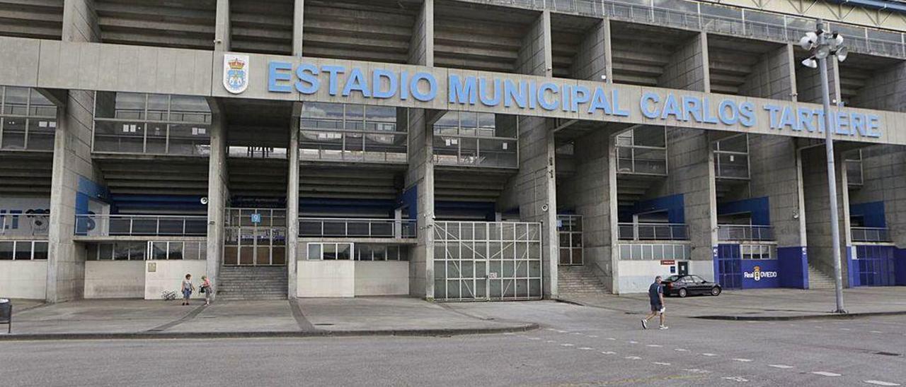 La fachada del Tartiere, con el nombre del estadio, en una fotografía tomada ayer.