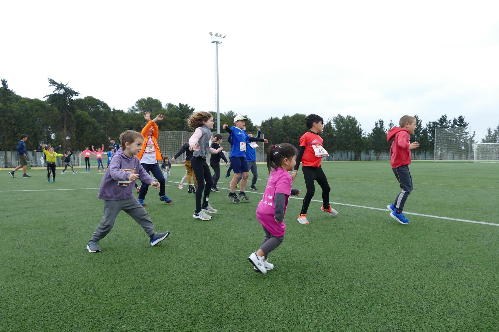 Unes 400 persones participen a la XVII Run Castell de Figueres