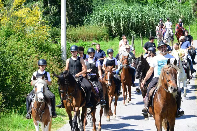 Una espectacular jornada a caballo en Moaña (II)