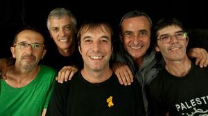 El grup menorquí ’Ja t’ho diré’ interpreta la cançó ’Si vens’ en acústic per a EL PERIÓDICO.