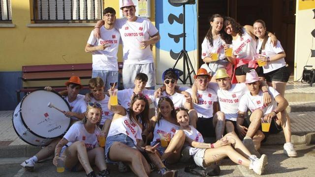 Los quintos de 2008 fueron los protagonistas de las celebraciones.  | SERVICIO ESPECIAL